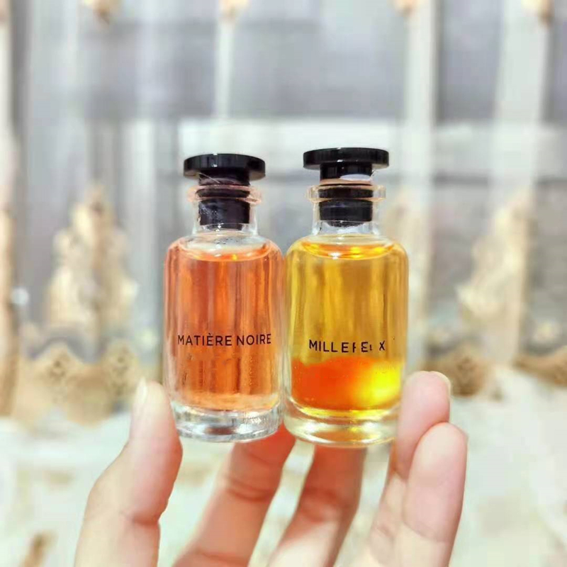 Sales !!! High-end Makeup Fragrance Rose des Vents 10ml*5pcs EDT With Box 10ml Apogee 5 in 1 perfume set
Sales !!! High-end Makeup Fragrance Rose des Vents 10ml*5pcs EDT With Box 10ml Apogee 5 in 1 perfume set