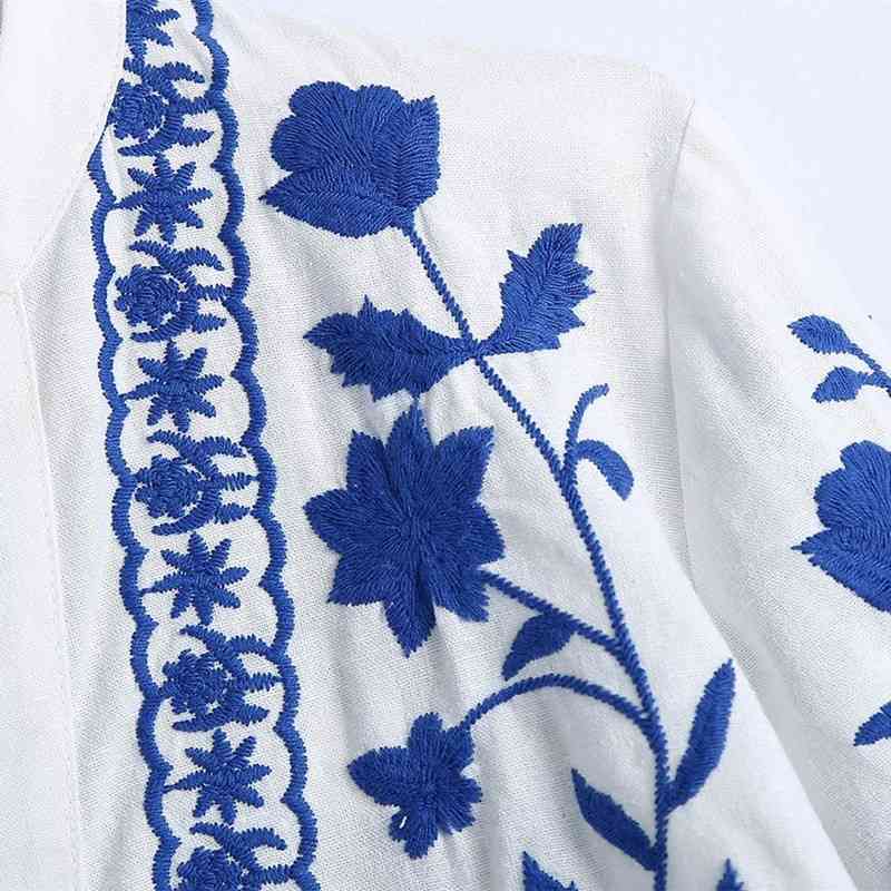 Oversize Women V Neck Vintage Blouse Spring-autumn Fashion Ladies Chinese Style Coat Female Embroidered Top 210430