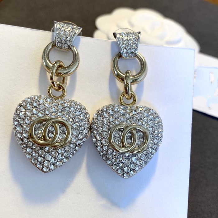 Fashion brand top version designer gold Letter love Pearl earrings for women wedding party lovers Christmas gift holiday jewelry with box, White
Fashion brand top version designer gold Letter love Pearl earrings for women wedding party lovers Christmas gift holiday jewelry with box, White
