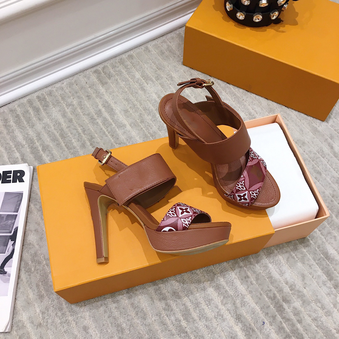 2021 waterproof platform Sandals stiletto sexy women's shoes retro and fashionable all-match ins net red waterproofs platforms super high he
2021 waterproof platform Sandals stiletto sexy women's shoes retro and fashionable all-match ins net red waterproofs platforms super high he