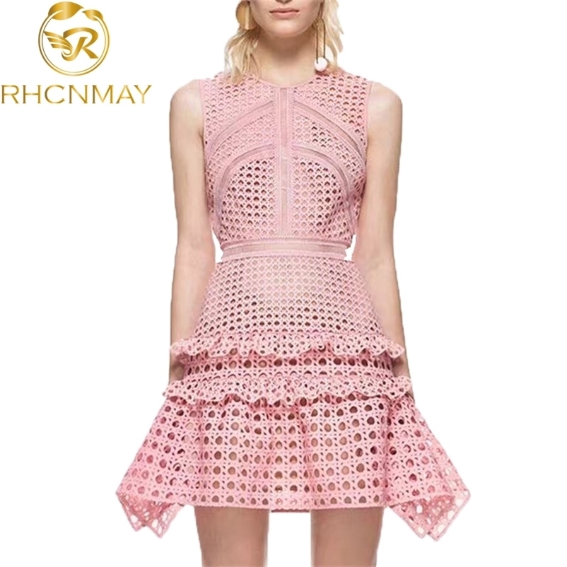 Summer Runway Dresses Hollow Out Women Sleeveless Floral Crochet Casual Pink Lace Dress Femininas Vestidos 210520
Summer Runway Dresses Hollow Out Women Sleeveless Floral Crochet Casual Pink Lace Dress Femininas Vestidos 210520