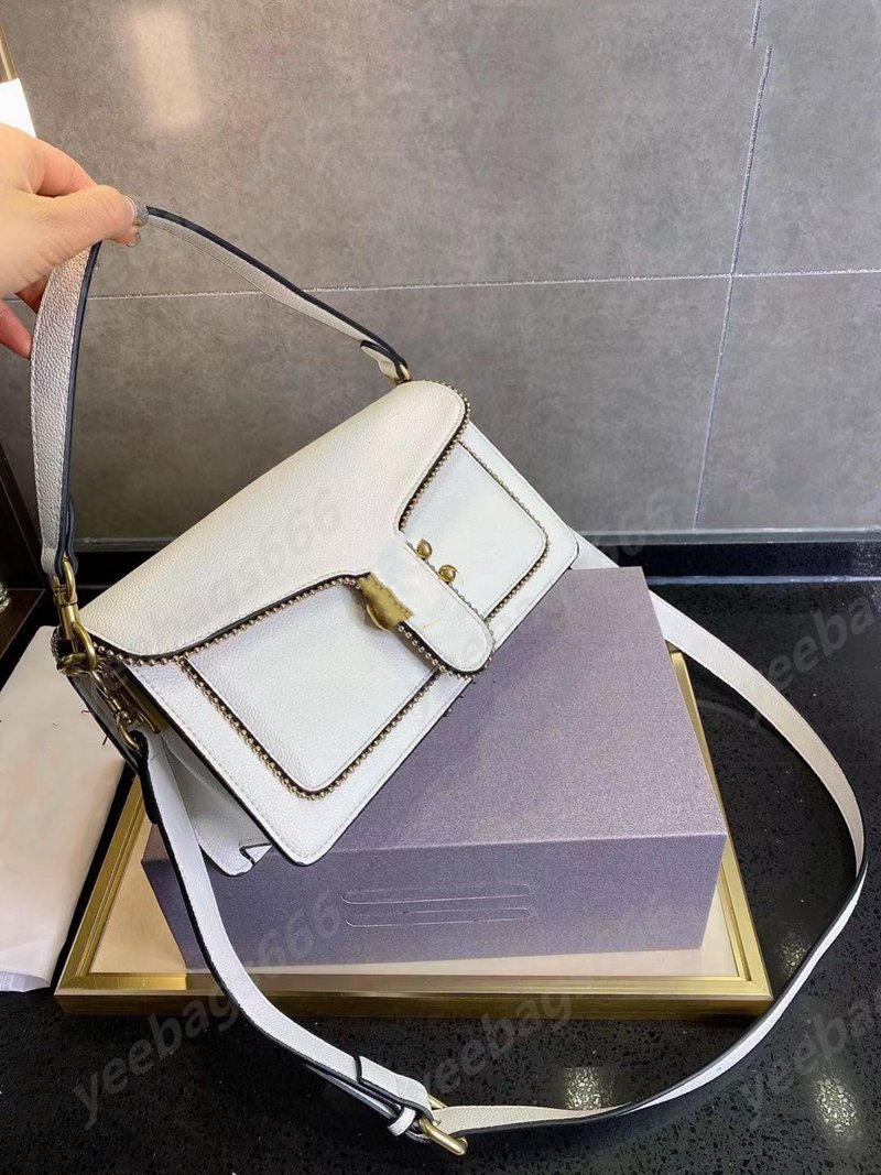 Fashion High Quality C Women Luxurys Designer Handbags Shoulder Bag Lady Totes Clutch Tabby Double layer waist bags
Fashion High Quality C Women Luxurys Designer Handbags Shoulder Bag Lady Totes Clutch Tabby Double layer waist bags