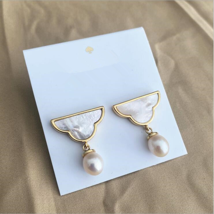 Fashion mother-of-pearl cloud Charm ladies pearl all-match earrings jewelry light luxury niche party gift