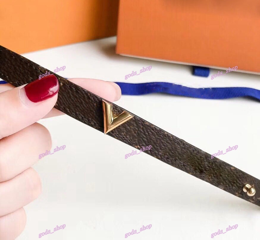 2021 most-popular Jewelry Letter Flower-Bracelet Leather Pyramid Old Flower Leather-Bracelet 316 Steel Electroplating 18k Bracelet for Woman, Red;brown
2021 most-popular Jewelry Letter Flower-Bracelet Leather Pyramid Old Flower Leather-Bracelet 316 Steel Electroplating 18k Bracelet for Woman, Red;brown