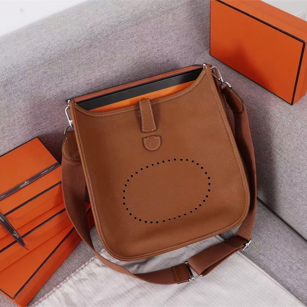 Luxurys Designers Bags 2021 evelyne Genuine leather Pure cowhide Clutch backpack Shoulder girl crossbody purses women wallet gift
Luxurys Designers Bags 2021 evelyne Genuine leather Pure cowhide Clutch backpack Shoulder girl crossbody purses women wallet gift