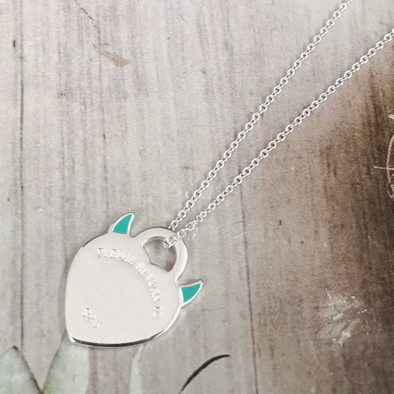 heart-shaped Ms S925 pure silver classic pink enamel devil horns silver necklace pendant cyan blue glue heart-shaped necklace H0918
heart-shaped Ms S925 pure silver classic pink enamel devil horns silver necklace pendant cyan blue glue heart-shaped necklace H0918