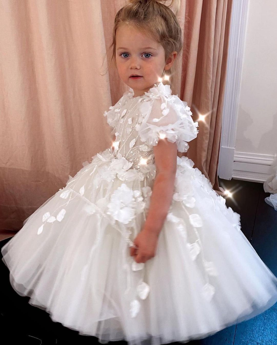 Lovely Beads Flower Girls Dress Cute Jewel Neck Hand Made Flowers Short Sleeve Children Birthday Party Dresses Kids Wedding Prom Formal Wear