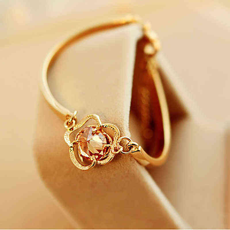 Korean Black Enamel Camellia Bangle for Women Shine Crystal 5 Letter Bangles Bracelet Fashion Brand Wedding Jewelry
Korean Black Enamel Camellia Bangle for Women Shine Crystal 5 Letter Bangles Bracelet Fashion Brand Wedding Jewelry