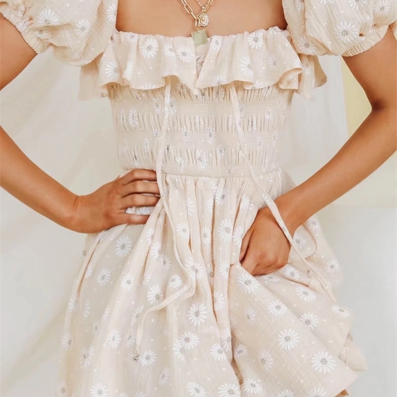 Sweet Princess Summer Women French Pleated Ruched Elastic Waist Ruffles Daisy Flower Print Puff Sleeve Mini Short Dress 210429