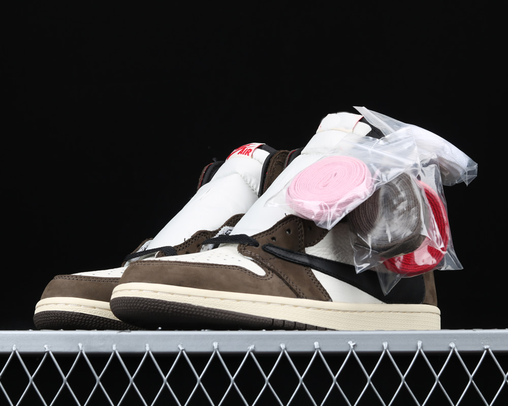 Travis Scotts men women casual shoes high top fashion sneakers triple black white red pink Cristal Beige Grey mens trainers tennis shoe
Travis Scotts men women casual shoes high top fashion sneakers triple black white red pink Cristal Beige Grey mens trainers tennis shoe