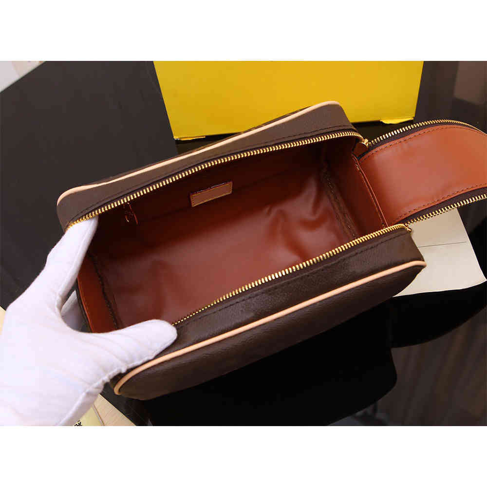 Fashion Cosmetic Toilet Pouch Beauty Case Pochettes classic Accessoires Bag men Women toiletry Extra Large Wash Bags Makeup Cases Travel hom