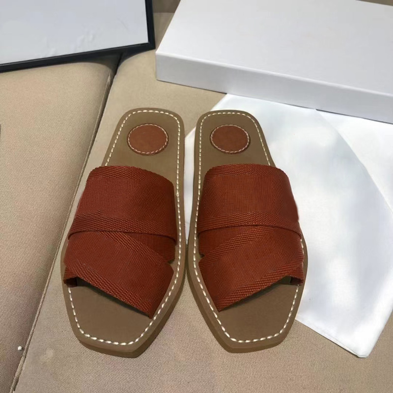 2021 Top Ladies Wooden Muller Slippers Designer Canvas Cross Woven Sandals Summer Outdoor Open Toe Casual Letters Kids Fashion Shoes 33333, Black;grey
2021 Top Ladies Wooden Muller Slippers Designer Canvas Cross Woven Sandals Summer Outdoor Open Toe Casual Letters Kids Fashion Shoes 33333, Black;grey