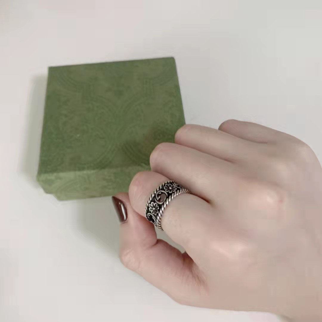 Fashion flower letter engraving retro ring unisex brass material high quality with box, Silver
Fashion flower letter engraving retro ring unisex brass material high quality with box, Silver
