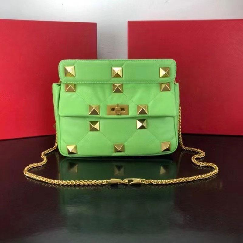 Fashion Designer Handbags, Women's High-quality Leather Shoulder Bags, Luxurious Rivet All-match Clas Bags 
Fashion Designer Handbags, Women's High-quality Leather Shoulder Bags, Luxurious Rivet All-match Clas Bags