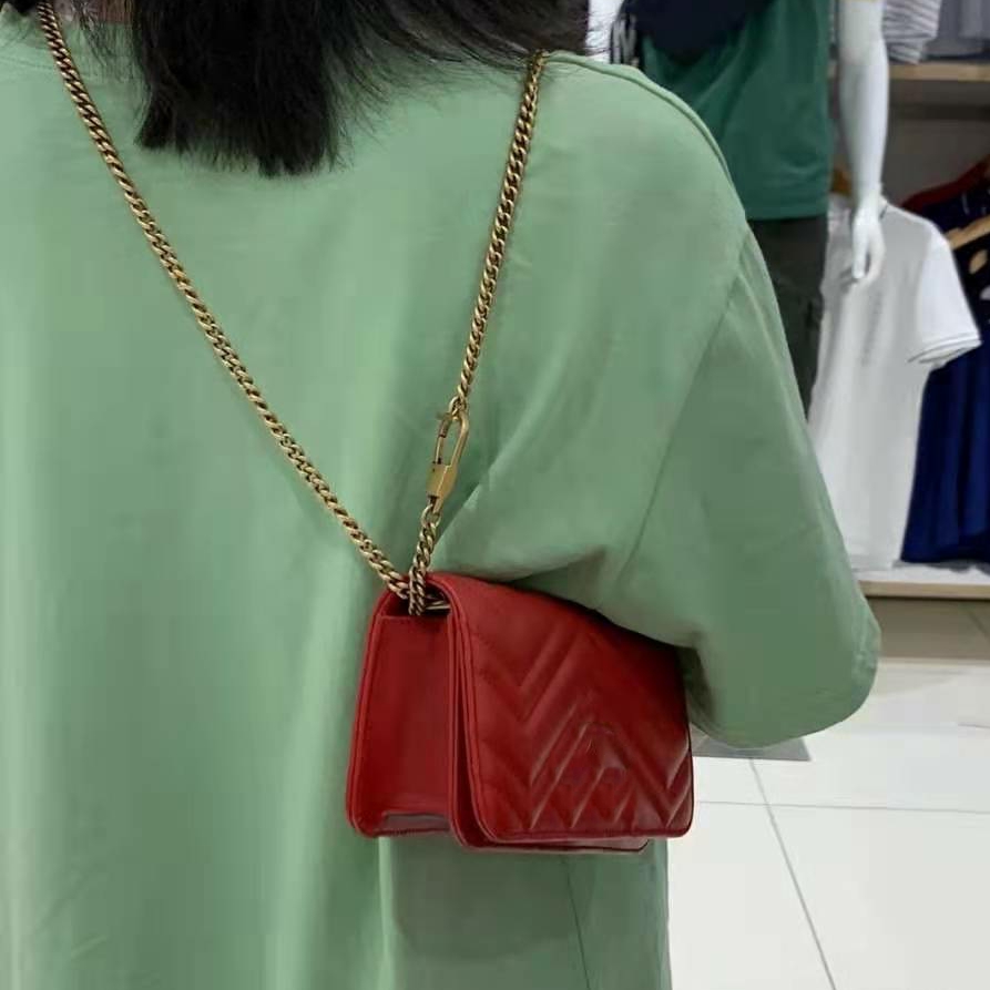 Top Designer 2 G's Mini Chains Cross Body Bag Real Leather Zig Zag Pattern Shoulder Bags Back Heart Thread Handbags Gold Handware Clasp Flap Clutch Fashion Wallet Purse, Nude
Top Designer 2 G's Mini Chains Cross Body Bag Real Leather Zig Zag Pattern Shoulder Bags Back Heart Thread Handbags Gold Handware Clasp Flap Clutch Fashion Wallet Purse, Nude