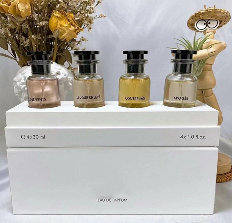 Newest Highest quality for men or Women perfume set Rose des vents Le jour se leve Contre moi Apogee 4pcs*30ml Eau de Toilette Long lasting
Newest Highest quality for men or Women perfume set Rose des vents Le jour se leve Contre moi Apogee 4pcs*30ml Eau de Toilette Long lasting