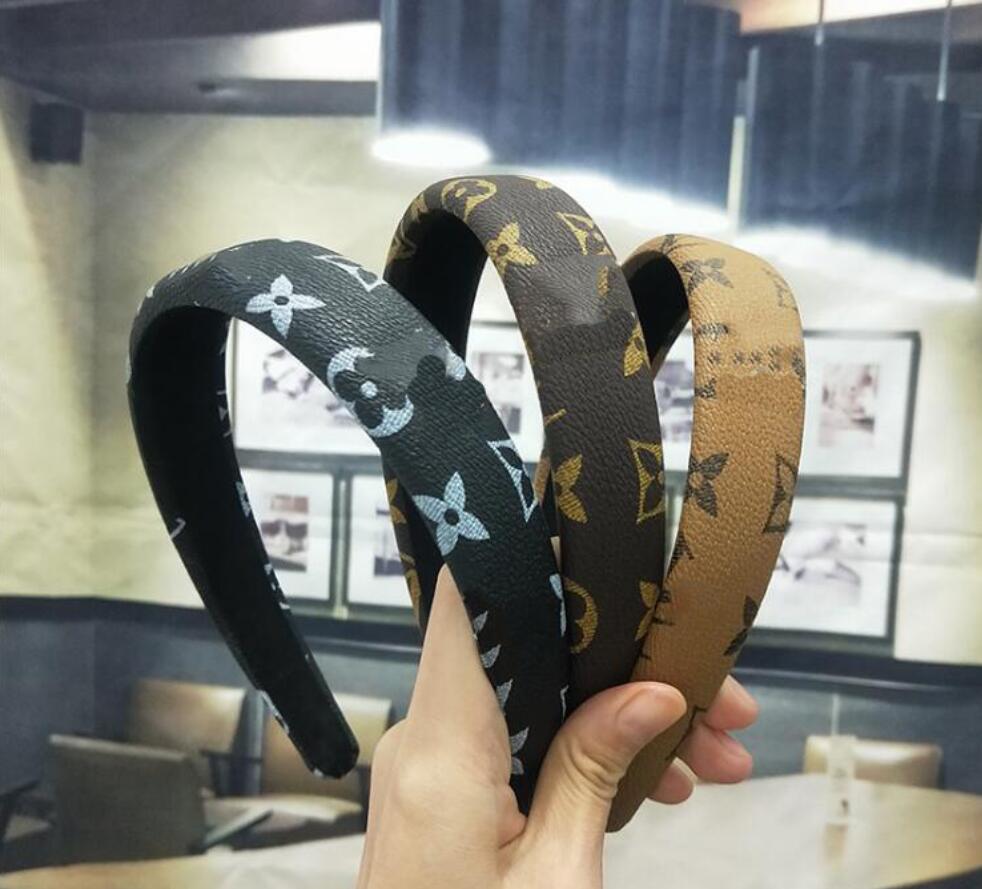 Wholesale High Quality PU Leather Headband for Womens Famous Desigenr Brand Letter Flower Printing Hairband Turban Solid Color Sponge Headwear Hair Accessories
Wholesale High Quality PU Leather Headband for Womens Famous Desigenr Brand Letter Flower Printing Hairband Turban Solid Color Sponge Headwear Hair Accessories