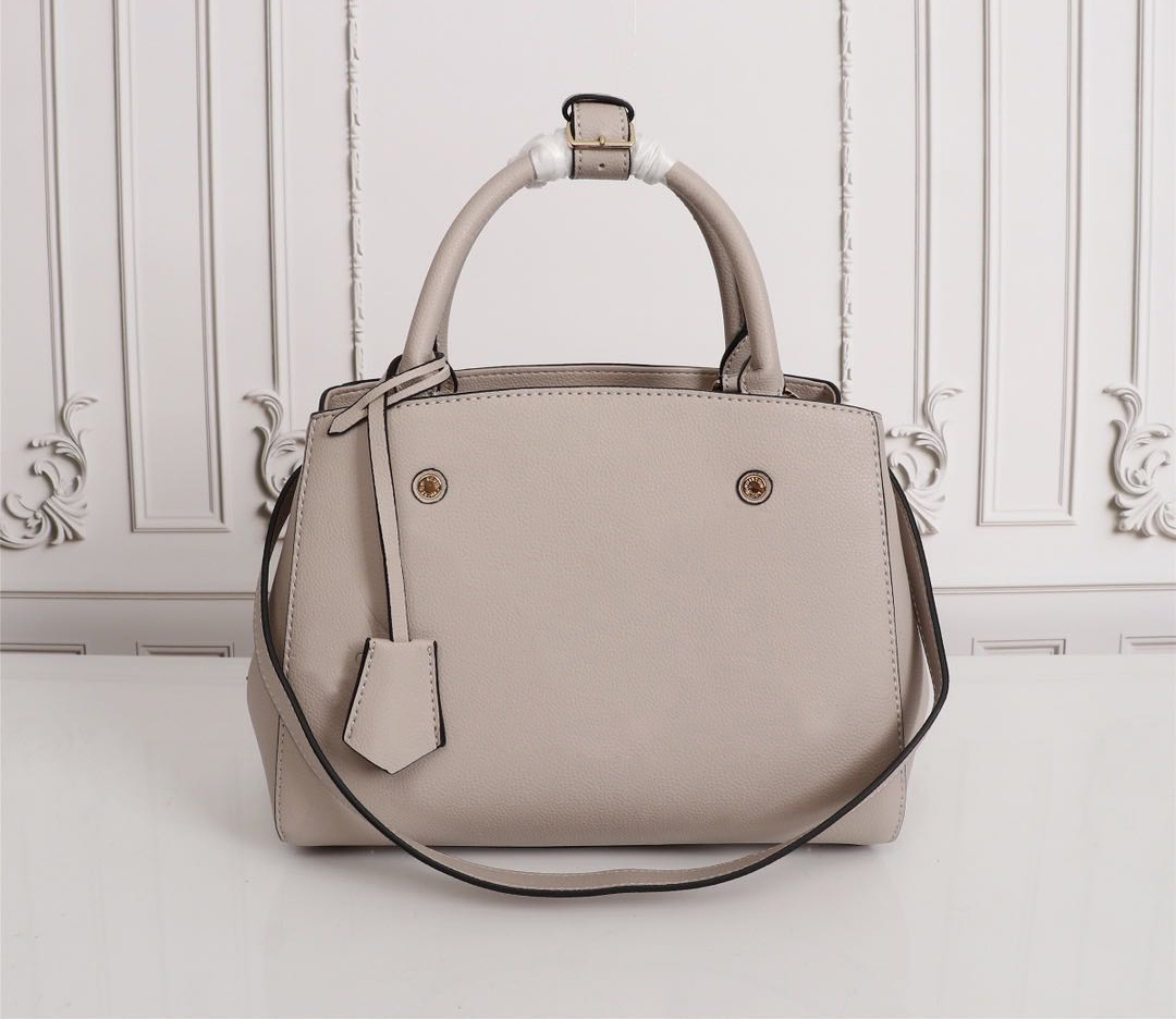 2023 Fashion Designer Women Totes luxury lady classic flower letter Handbags Tops quality leather shoulder bags Chains crossbody Bag Original Plaid purses 41v046C, Embossed monogrames
2023 Fashion Designer Women Totes luxury lady classic flower letter Handbags Tops quality leather shoulder bags Chains crossbody Bag Original Plaid purses 41v046C, Embossed monogrames