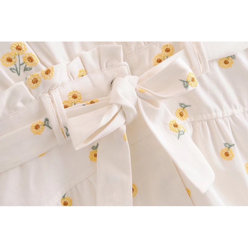 Notched V neck Embroidery Daisy Flower Bodysuits Women Tie Bow Waist Short Sleeve Pants Jumpsuit Romper Playsuits 210429