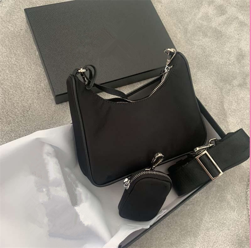 Handbag designer handbags sandals fashion Son-mother bag Oxford cloth wallet Chain Double shoulders straps Removable Totes Shoulder Bags Woman luxury designers, Black
Handbag designer handbags sandals fashion Son-mother bag Oxford cloth wallet Chain Double shoulders straps Removable Totes Shoulder Bags Woman luxury designers, Black