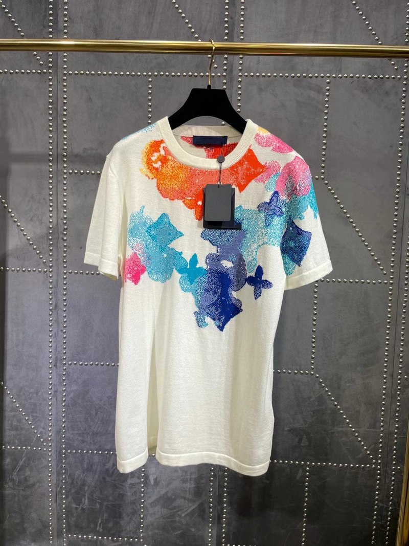 2021 arrive Summer Designers Shirts Mens Clothing Sets Tshirt blue camo letter Printing Casual T-shirt Women Luxury T Shirt, White
2021 arrive Summer Designers Shirts Mens Clothing Sets Tshirt blue camo letter Printing Casual T-shirt Women Luxury T Shirt, White