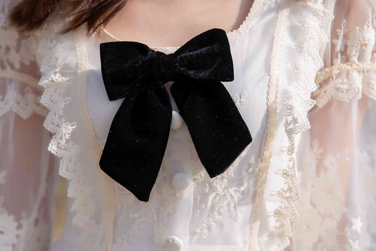 Retro Sweet Lace Embroidery Long Sleeve Short Dress Woman Elegant White French Bowknot Casual Slim Mini Dresses 210519
