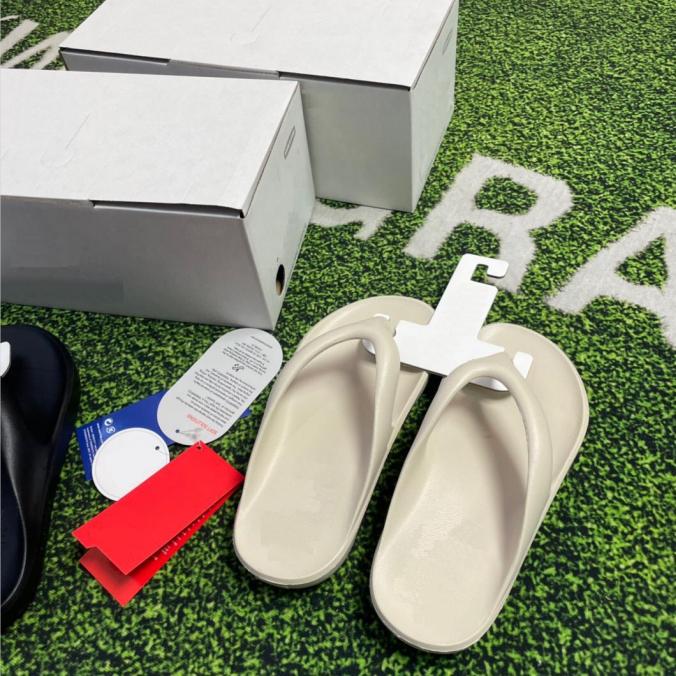 Men Women slipper Fashion Designers Flat Slides Flip Flops Summer Outdoor Loafers Bath Shoes Beachwear Slippers With Box Size 45, Not for seller
Men Women slipper Fashion Designers Flat Slides Flip Flops Summer Outdoor Loafers Bath Shoes Beachwear Slippers With Box Size 45, Not for seller