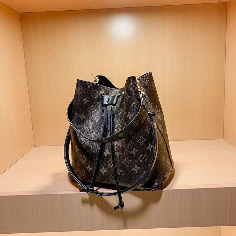 LVLOUISVITTON BagVUTTONWomen Bag Printing Drawstring Bucket Bag Ladies Retro Large-capacity shoulder Messenger Bag 2021, Red;black
LVLOUISVITTON BagVUTTONWomen Bag Printing Drawstring Bucket Bag Ladies Retro Large-capacity shoulder Messenger Bag 2021, Red;black