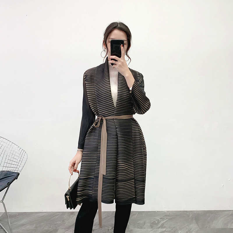 LANMREM Solid Color Scarf Collar Mid-length Cardigan Women autumn Korean Loose Pleated Coat With Belt high quality PC78 210914
