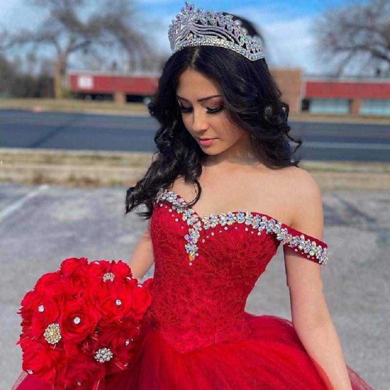 Retro Crystals Beaded Red Princess Quinceanera Dresses Floor Length Lace Ball Gown Brithday Prom Party Gowns Sweet 16 Dress Off The Shoulder Tulle Ves