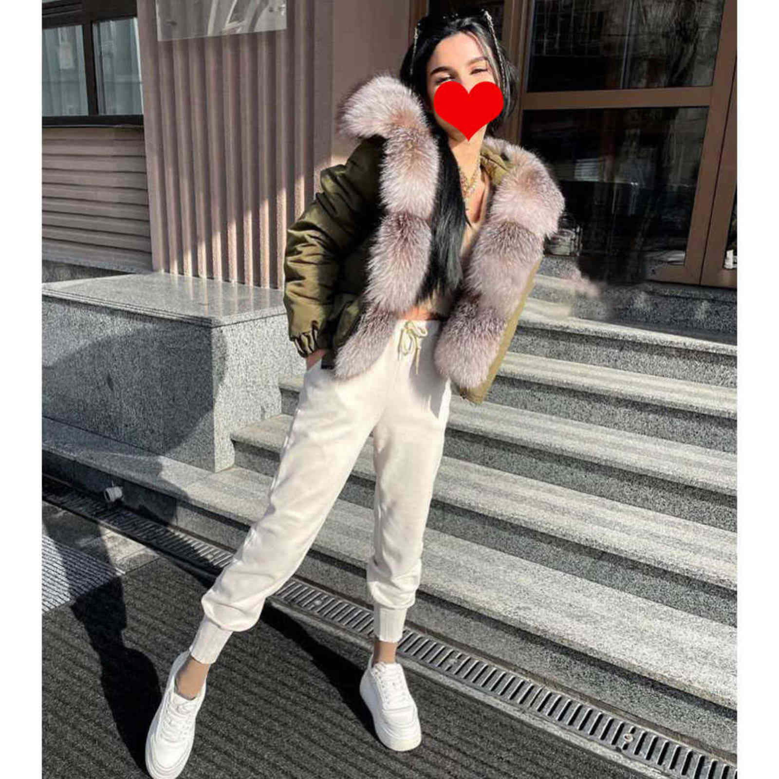 Lavelache Winter Short Women Real Fur Coat Natural Raccoon Fur Collar Detachable Winter Parka Bomber Jacket Waterproof 211123