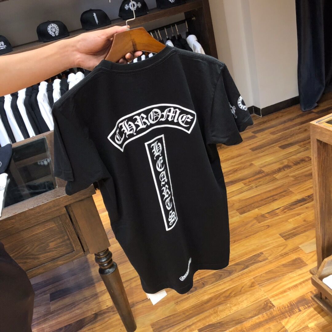 Chrome Trend Hearts Brand 2021 Fashion Short Sleeve T-shirt Horseshoe Print Men's and Women's Same Size Loose T-shirt Summer Half, White;black
Chrome Trend Hearts Brand 2021 Fashion Short Sleeve T-shirt Horseshoe Print Men's and Women's Same Size Loose T-shirt Summer Half, White;black