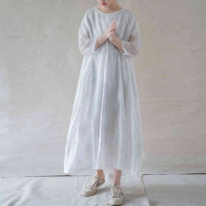 Johnature Women Vintage Jacquard Floral Dress O-Neck Bat Sleeve White Robes Summer High Quality Cotton Dresses 210521
Johnature Women Vintage Jacquard Floral Dress O-Neck Bat Sleeve White Robes Summer High Quality Cotton Dresses 210521