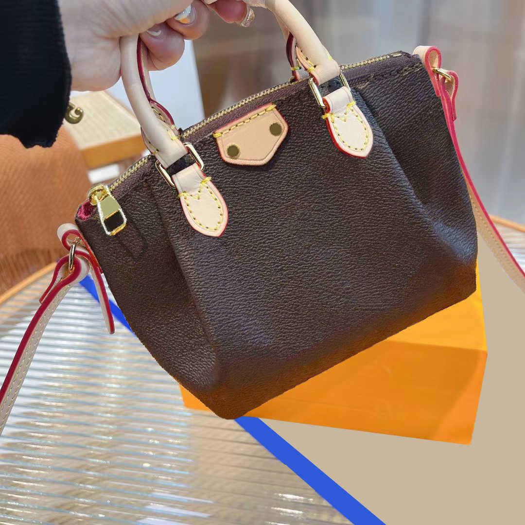 Luxurys Shoulder bags Designers bags women leather handbags Small size large capacity High grade new armpit handbag square Messenger Lady, Customize
Luxurys Shoulder bags Designers bags women leather handbags Small size large capacity High grade new armpit handbag square Messenger Lady, Customize