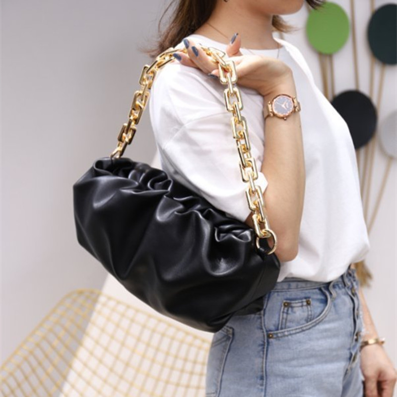 General quality cloud Shoulder Bags with golden chain Superfibria leather bag Famous Designer Soft latest collection clutch handbag wholesale fashion handbags, Make up the difference
General quality cloud Shoulder Bags with golden chain Superfibria leather bag Famous Designer Soft latest collection clutch handbag wholesale fashion handbags, Make up the difference