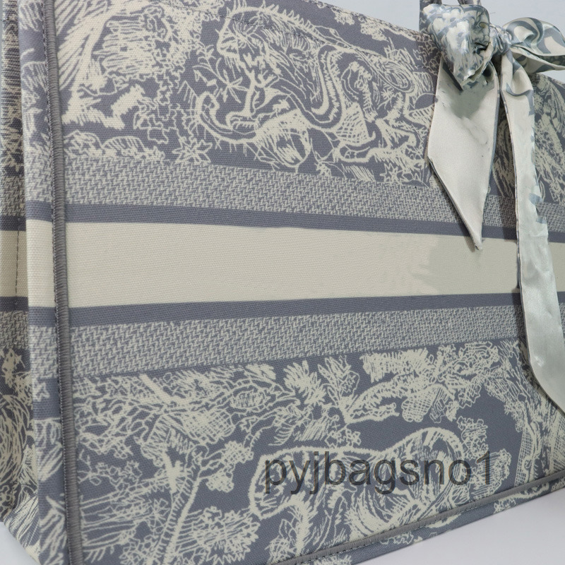 Factory Outlet Luxury D Bags and Handbags Luxurys Designer Totes Women's Old Flower Book Tote Canvas Embroidery Multifunction 5BEB, #8
Factory Outlet Luxury D Bags and Handbags Luxurys Designer Totes Women's Old Flower Book Tote Canvas Embroidery Multifunction 5BEB, #8