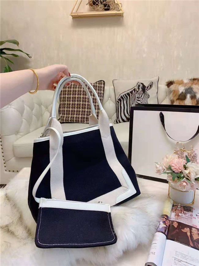 Canvas square beach Handbag large capacity shopping bag unisex high quality luxury Women Luxurys Designers Bags 2021 multi-color optional al
Canvas square beach Handbag large capacity shopping bag unisex high quality luxury Women Luxurys Designers Bags 2021 multi-color optional al