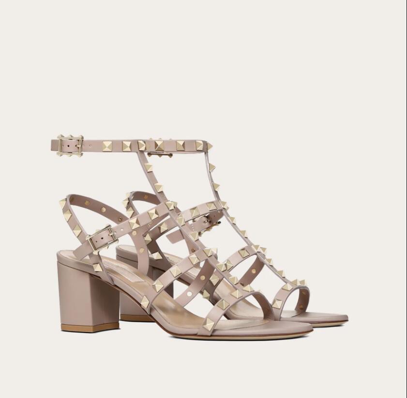 Top Dress Shoes Quality Women Rock Studs Gladiator Sandals Ankle Strap High Heels Women's Summer Brand-new Wedges Party EU35-43,With Box, Black
Top Dress Shoes Quality Women Rock Studs Gladiator Sandals Ankle Strap High Heels Women's Summer Brand-new Wedges Party EU35-43,With Box, Black