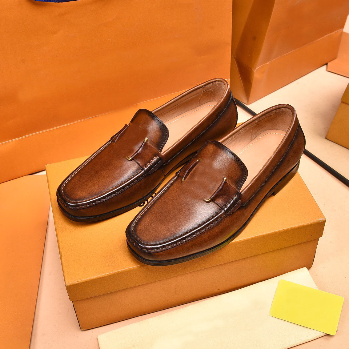 2022 High Quality Men Dress Shoes Fashion Genuine Leather Wedding Party Flats Mens Business Oxfords Casual Peas Shoes Comfortable Walking Loafers Size 38-45, Black
2022 High Quality Men Dress Shoes Fashion Genuine Leather Wedding Party Flats Mens Business Oxfords Casual Peas Shoes Comfortable Walking Loafers Size 38-45, Black