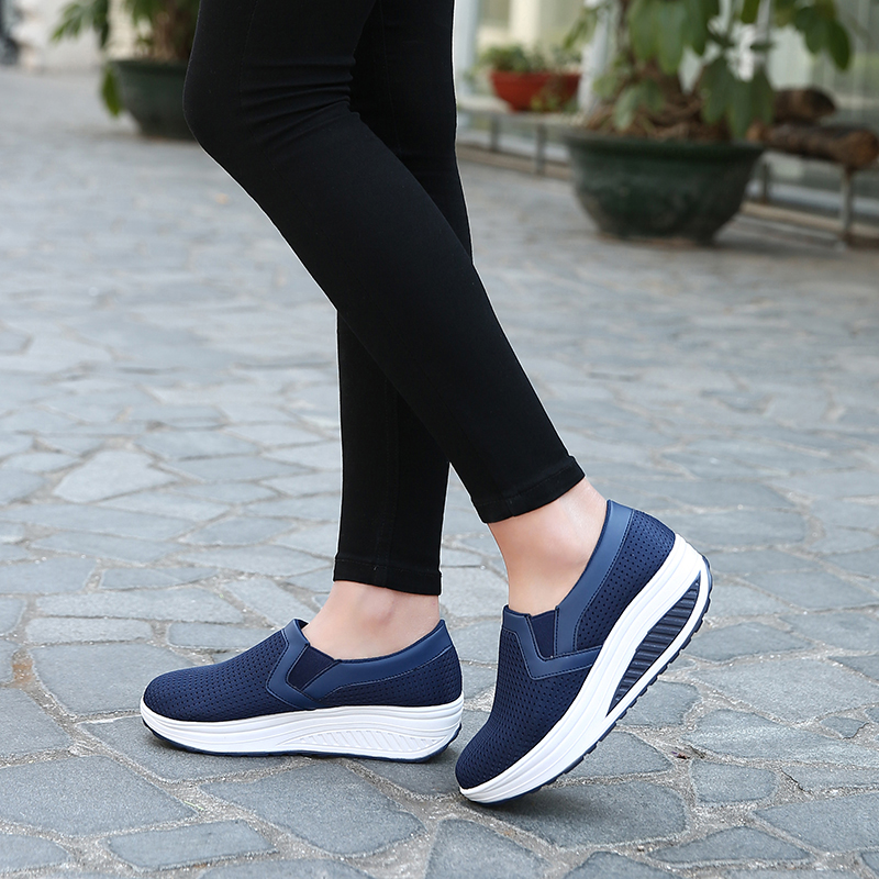 2021 Off Mens Womens Sports Running Shoes High Quality Breathable Mesh Triple Black Navy Blue Pink Outdoor Increase Runners Sneakers Size 35-42 WY34-1608
2021 Off Mens Womens Sports Running Shoes High Quality Breathable Mesh Triple Black Navy Blue Pink Outdoor Increase Runners Sneakers Size 35-42 WY34-1608