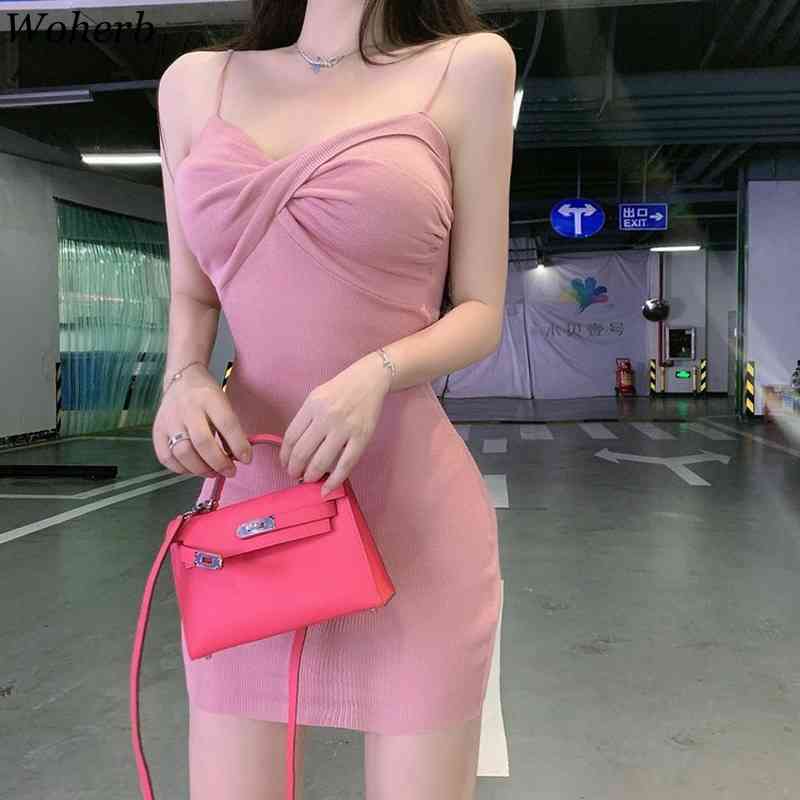 Women Black Sweater Dress Korean Sexy Summer V Neck Bodycon Dresses Ladies Slim Spaghetti Strap Stretch Knitted Mini Robe 210519