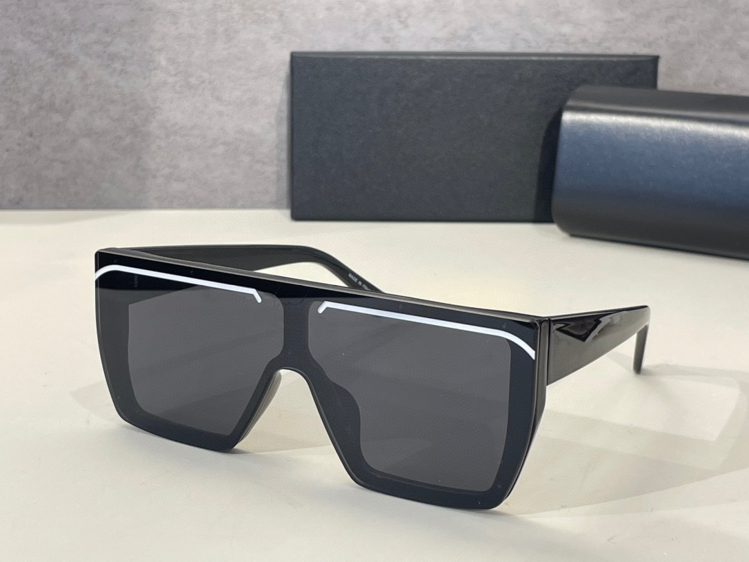 Sunglasses For Women Summer style 0008S Anti-Ultraviolet Retro Plate Invisible Frame fashion Eyeglasses Random Box
Sunglasses For Women Summer style 0008S Anti-Ultraviolet Retro Plate Invisible Frame fashion Eyeglasses Random Box