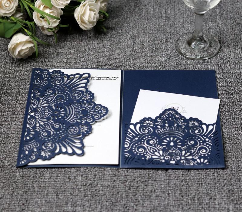2021 Quality Laser Cut Hollow Flower Navy Blue Wedding Invitations Cards with Crystal Personalized Champagne Bridal Invitation Card Cheap