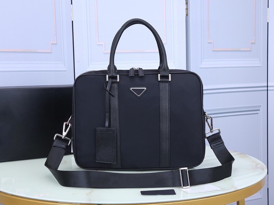 Men's black waterproof nylon designer briefcase laptop bag large capacity retro fashion office handbag
Men's black waterproof nylon designer briefcase laptop bag large capacity retro fashion office handbag