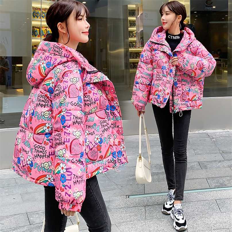 M-2XL European style camouflage graffiti printing short bread thick coat women's jacket down cotton 211018, Black suit
M-2XL European style camouflage graffiti printing short bread thick coat women's jacket down cotton 211018, Black suit