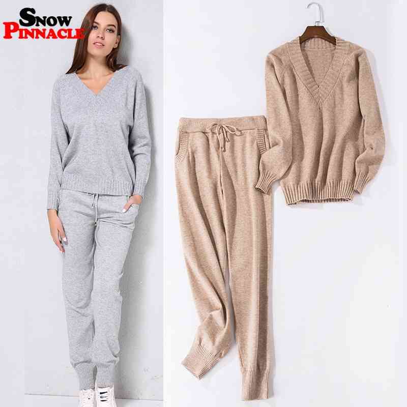 Women sweater suit and setsCasual Knitted Sweaters Pants 2PCS Track Suits Woman Casual Trousers+Jumper Tops Clothing Set 210524, Khaki
Women sweater suit and setsCasual Knitted Sweaters Pants 2PCS Track Suits Woman Casual Trousers+Jumper Tops Clothing Set 210524, Khaki