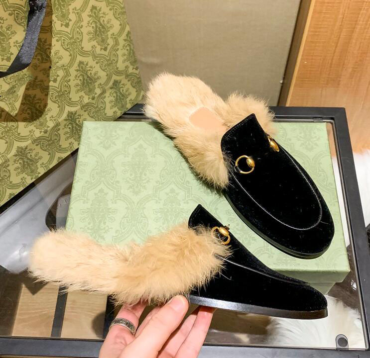 Genuine rabbit fur slippers flat mule shoes fashion designer brand women's shoes high quality casual slippers Scuffs, Black
Genuine rabbit fur slippers flat mule shoes fashion designer brand women's shoes high quality casual slippers Scuffs, Black