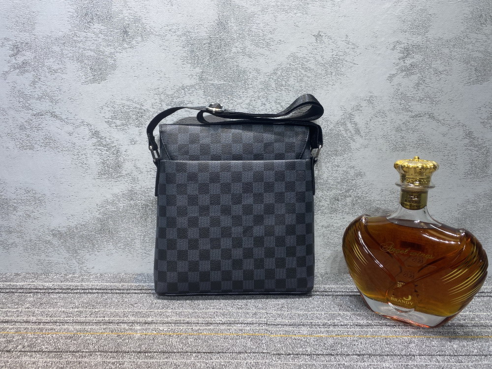Letter Printing Designer Shoulder Bags Man Leather Briefcases Men Handbag Luxury Bolsas Messenger Mens Wedding Dress Crossbody Bag, With logo
Letter Printing Designer Shoulder Bags Man Leather Briefcases Men Handbag Luxury Bolsas Messenger Mens Wedding Dress Crossbody Bag, With logo