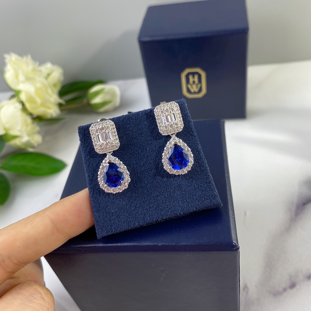 luxury designer womens Jewelry Earrings sapphire Charm 925 Sterling Silver Wedding Anniversary Diamond original box Earring Engagement Fashion Women Party
luxury designer womens Jewelry Earrings sapphire Charm 925 Sterling Silver Wedding Anniversary Diamond original box Earring Engagement Fashion Women Party
