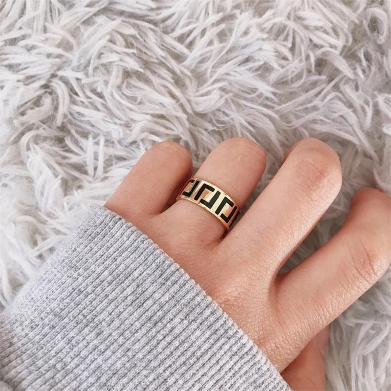 Unisex Fashion Luxurys Designers Mens Rings Classic Quality Ring Men And Womens Jewelry Designer Gold Love Rings Party Wedding Accessories, Golden;silver
Unisex Fashion Luxurys Designers Mens Rings Classic Quality Ring Men And Womens Jewelry Designer Gold Love Rings Party Wedding Accessories, Golden;silver